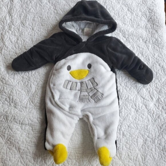 Baby Penguin Fleece Footed Snap Up Jumpsuit Warmsuit Snowsuit 3-6 Months - Picture 1 of 6